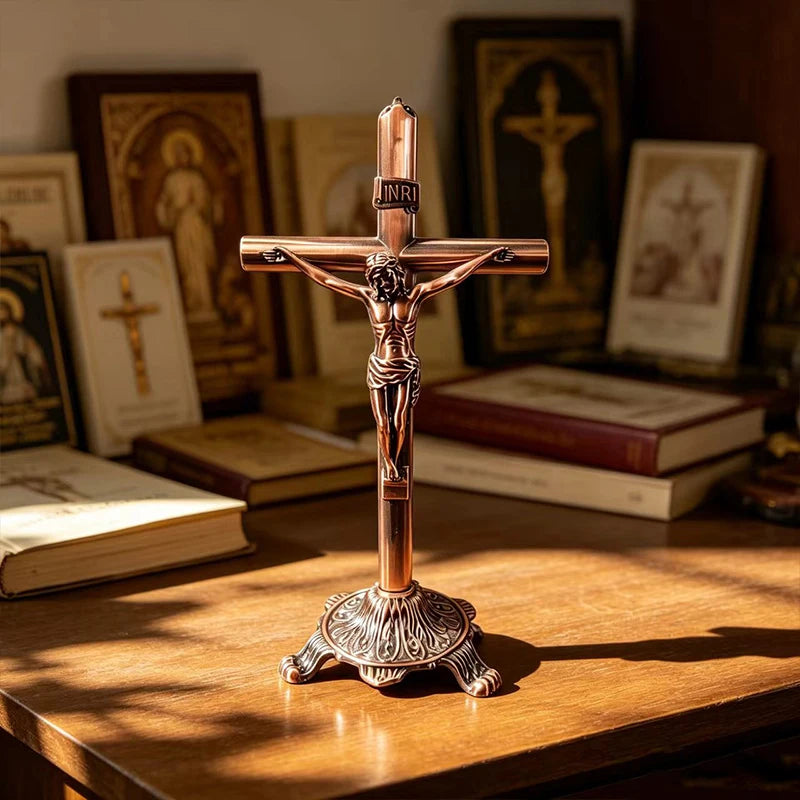 Crucifixo de Mesa em Metal | Dourado ou Prateado | Decoração Católica